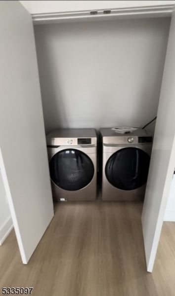 Interior, Washer, Wood Texture Flooring