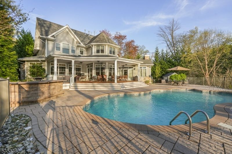 Exterior, Facade, Pool, Queen Anne Victorian