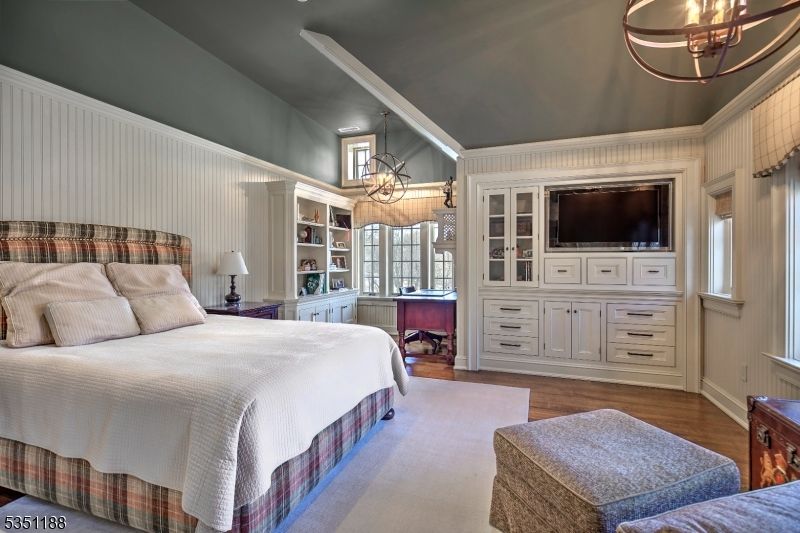 Bedroom, Chandelier, Interior, Pendant Lights, Wood Texture Flooring