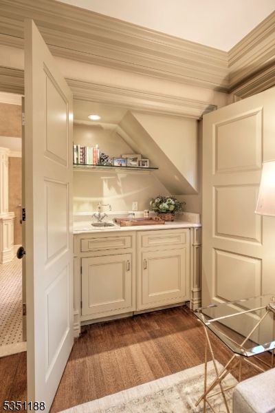 Interior, Recessed Lighting, Wood Texture Flooring