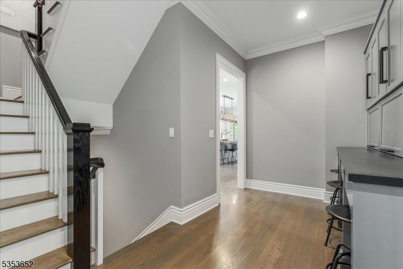 Interior, Pendant Lights, Recessed Lighting, Wood Texture Flooring