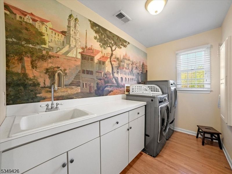 Interior, Washer, Wood Texture Flooring