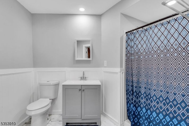Bathroom, Interior, Marble, Recessed Lighting