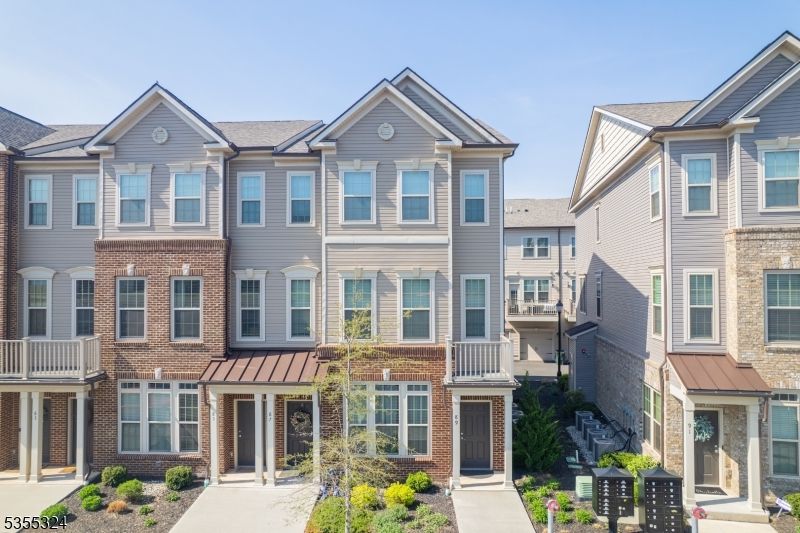 Exterior, Facade, Brick Facade, Rowhouse