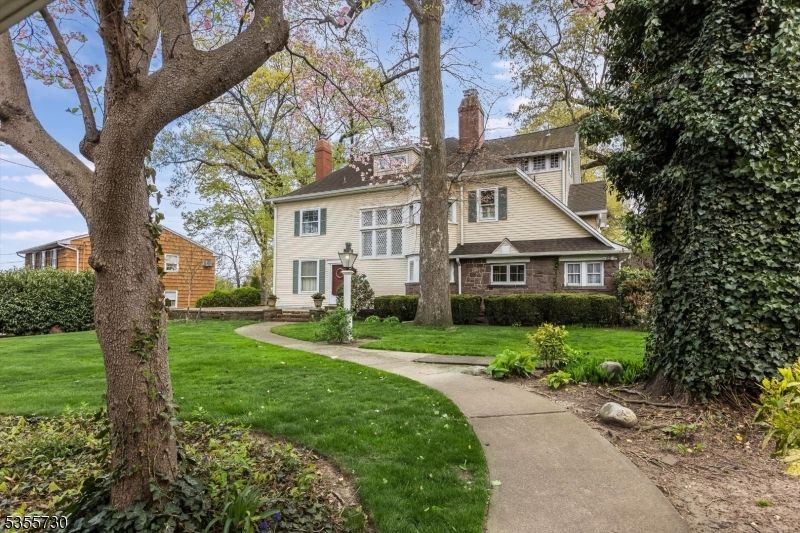 Backyard, Exterior, Facade, Brick Facade, Georgian