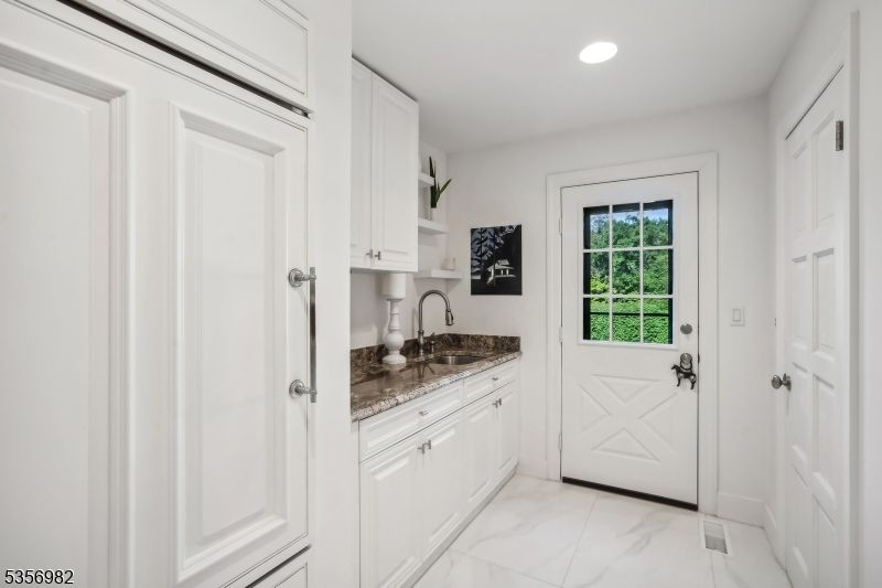 Interior, Kitchen, Marble, Recessed Lighting