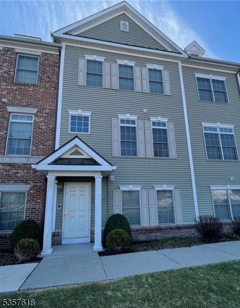Exterior, Facade, Brick Facade, Rowhouse