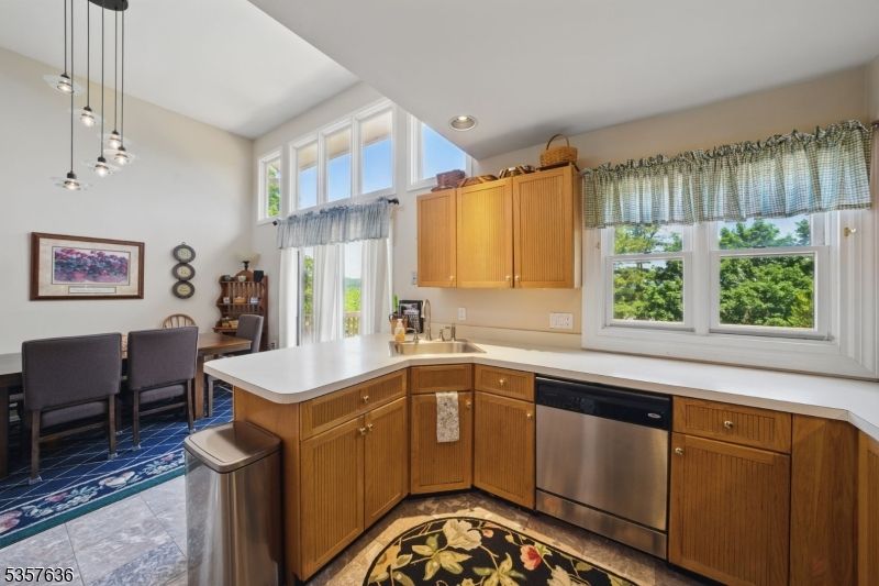 Dining room, Interior, Kitchen, Pendant Lights, Recessed Lighting, Stainless Steel Appliances