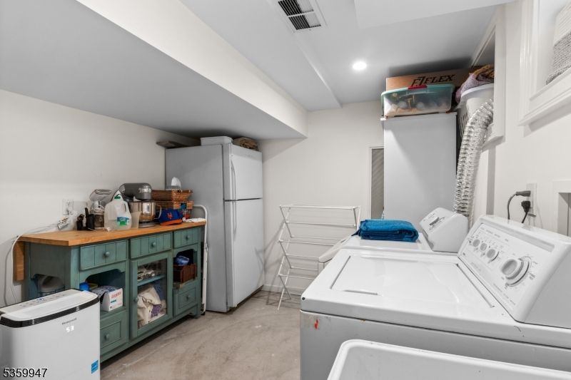 Interior, Recessed Lighting, Utility Closets, Washer