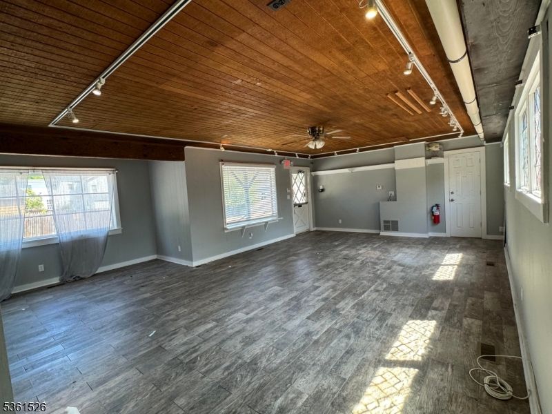 Empty room, Interior, Wooden Ceilings, Wood Texture Flooring