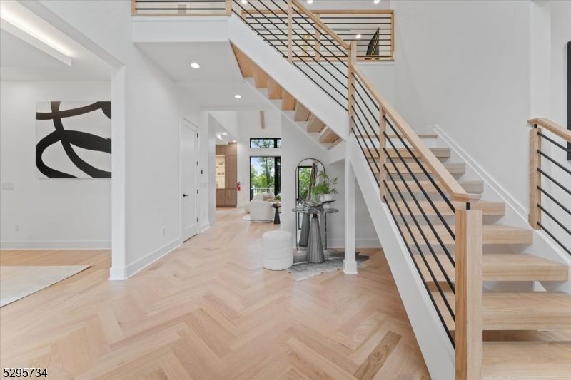 Interior, Recessed Lighting, Wood Texture Flooring