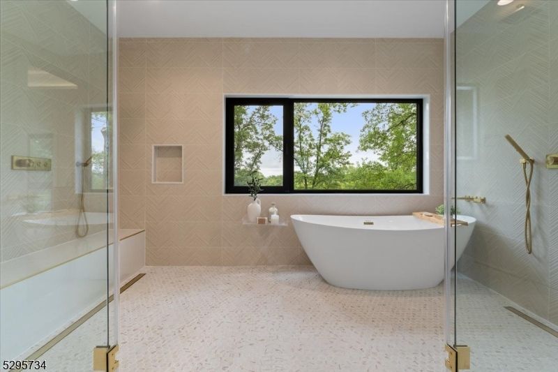 Bathroom, Free Standing Baths, Glass Shower, Interior, Recessed Lighting
