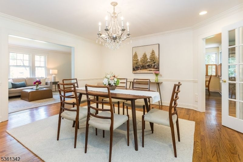 Chandelier, Dining room, Interior, Living room, Recessed Lighting, Wood Texture Flooring