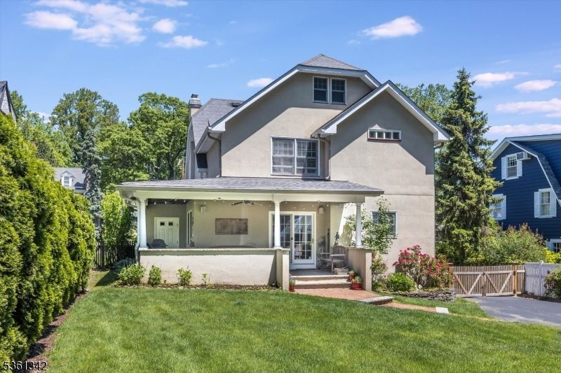 Exterior, Facade, American Craftsman