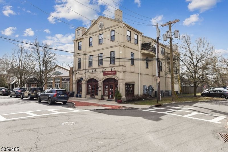 Exterior, Facade, None