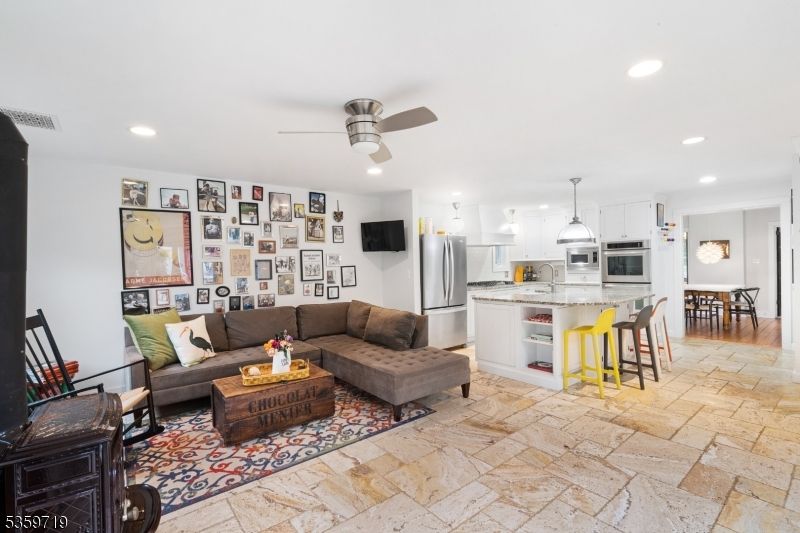 Dining room, Interior, Kitchen, Living room, Pendant Lights, Recessed Lighting, Stainless Steel Appliances