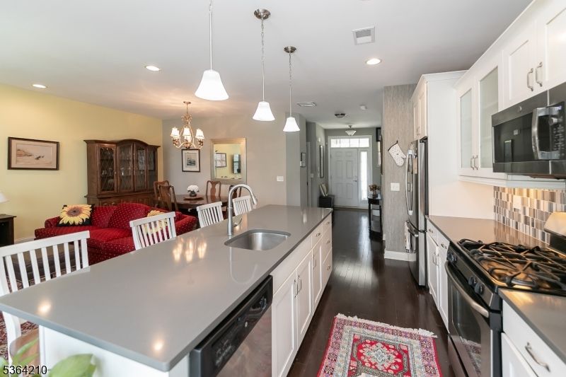 Chandelier, Dining room, Interior, Kitchen, Pendant Lights, Recessed Lighting, Wood Texture Flooring