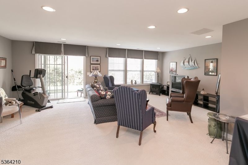 Fitness Equipment, Interior, Living room, Recessed Lighting