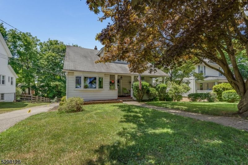 Backyard, Exterior, Facade, Cape Cod
