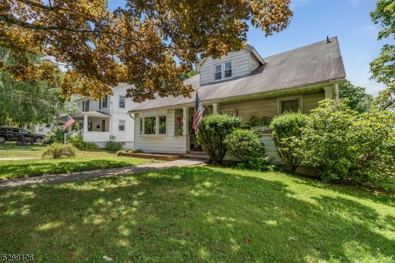 Exterior, Facade, Cape Cod