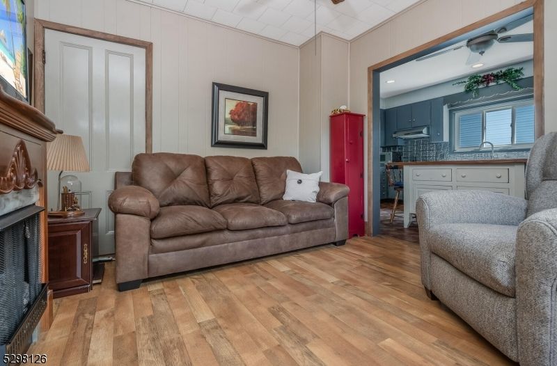 Interior, Kitchen, Living room, Recessed Lighting, Wood Texture Flooring