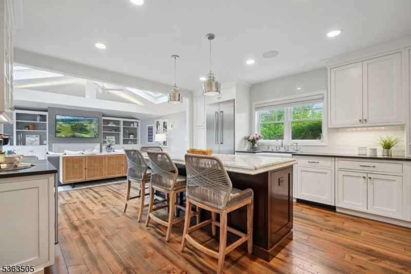 Interior, Kitchen, Living room, Pendant Lights, Recessed Lighting, Wood Texture Flooring