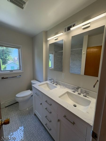 Bathroom, Dual Sink Vanities, Interior