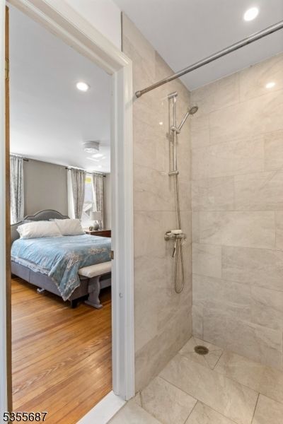 Bathroom, Bedroom, Interior, Recessed Lighting, Wood Texture Flooring