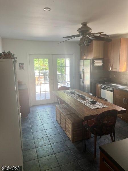Dining room, Interior, Kitchen, Recessed Lighting, Stainless Steel Appliances