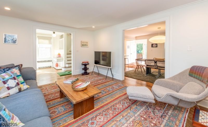 Dining room, Interior, Living room, Pendant Lights, Recessed Lighting, Wood Texture Flooring