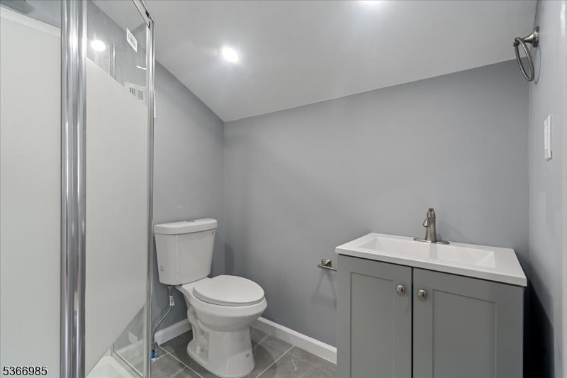 Bathroom, Interior, Recessed Lighting