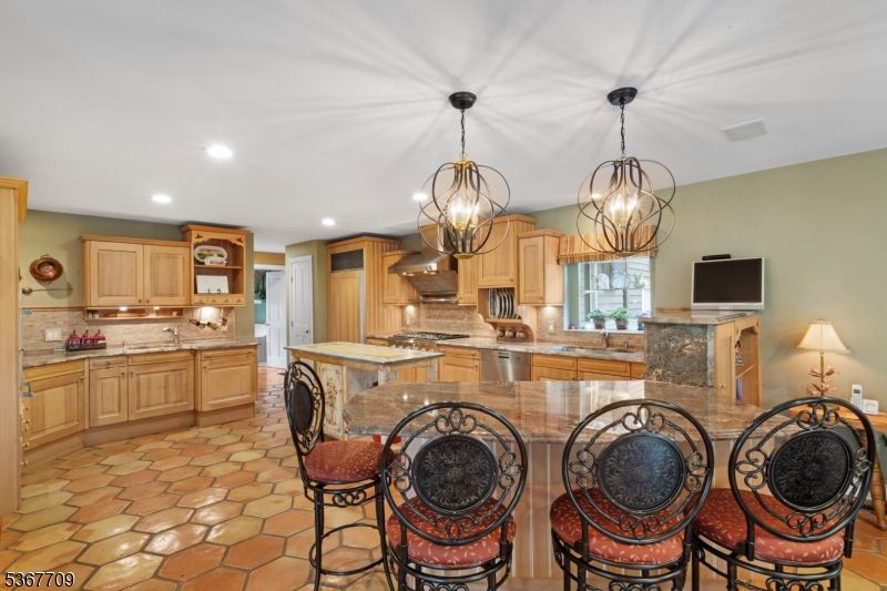 Chandelier, Dining room, Interior, Kitchen, Pendant Lights, Recessed Lighting