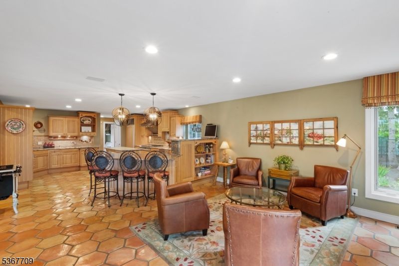 Interior, Kitchen, Living room, Pendant Lights, Recessed Lighting