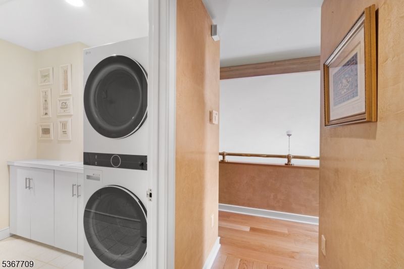 Interior, Recessed Lighting, Utility Closets, Washer, Wood Texture Flooring