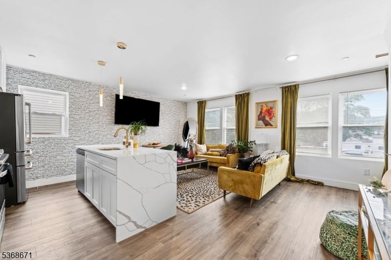 Interior, Kitchen, Living room, Pendant Lights, Recessed Lighting, Wood Texture Flooring