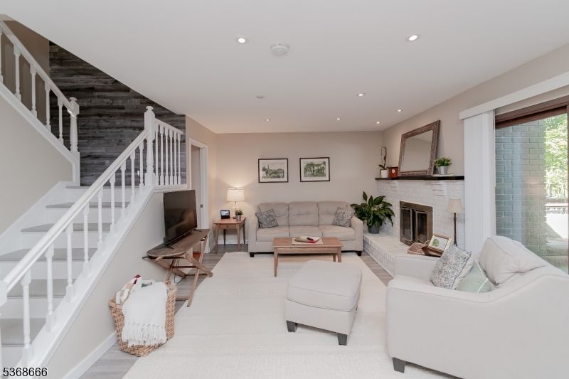 Fireplace, Interior, Living room, Recessed Lighting