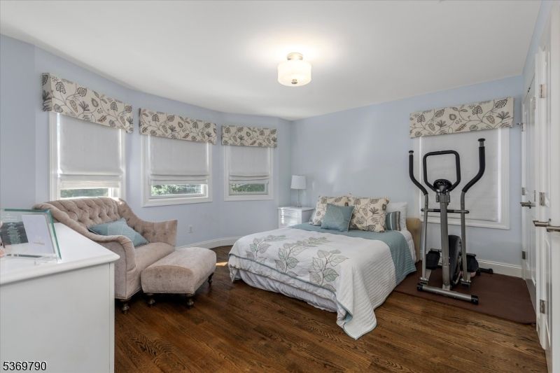 Bedroom, Fitness Equipment, Interior, Wood Texture Flooring