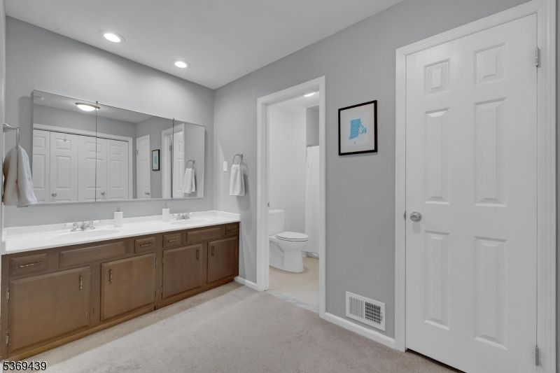 Bathroom, Dual Sink Vanities, Interior, Recessed Lighting