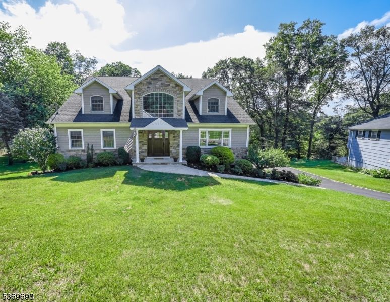 Backyard, Exterior, Facade, Cape Cod