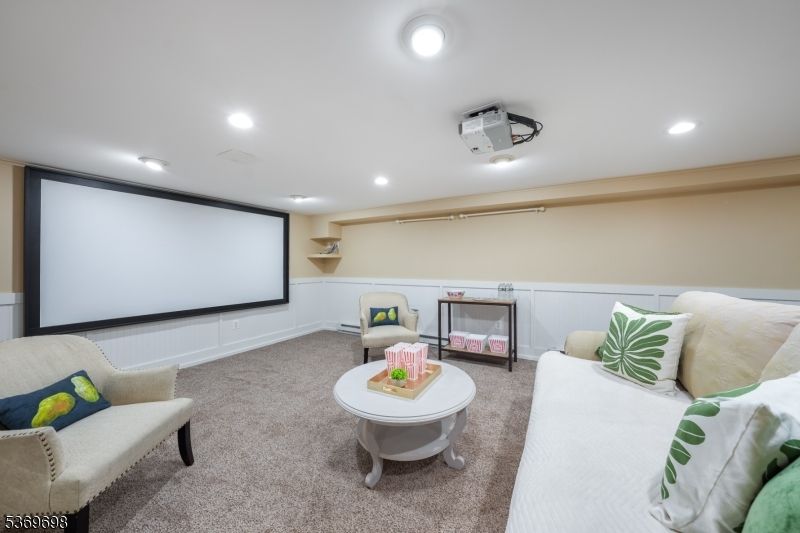 Interior, Projection Screen, Recessed Lighting