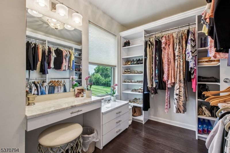 Interior, Walk-in Closets, Wood Texture Flooring