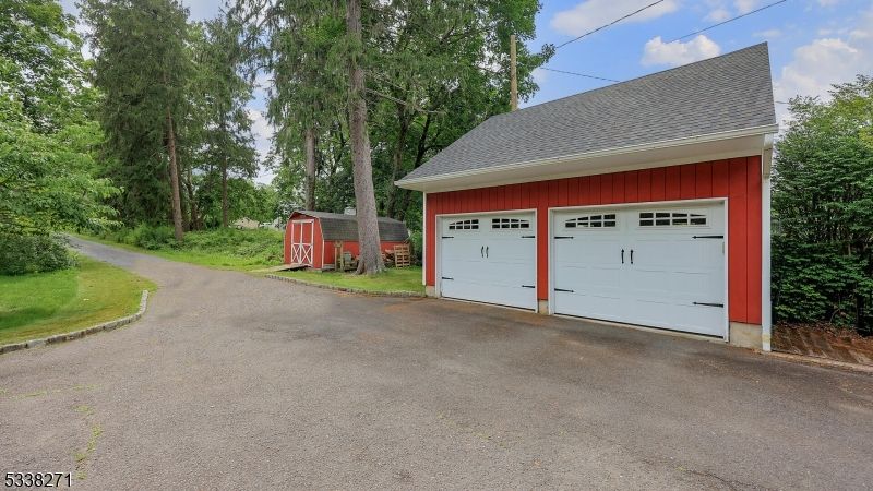 Detached Garage, Exterior