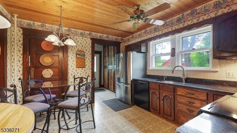 Dining room, Interior, Kitchen, Pendant Lights, Wooden Ceilings