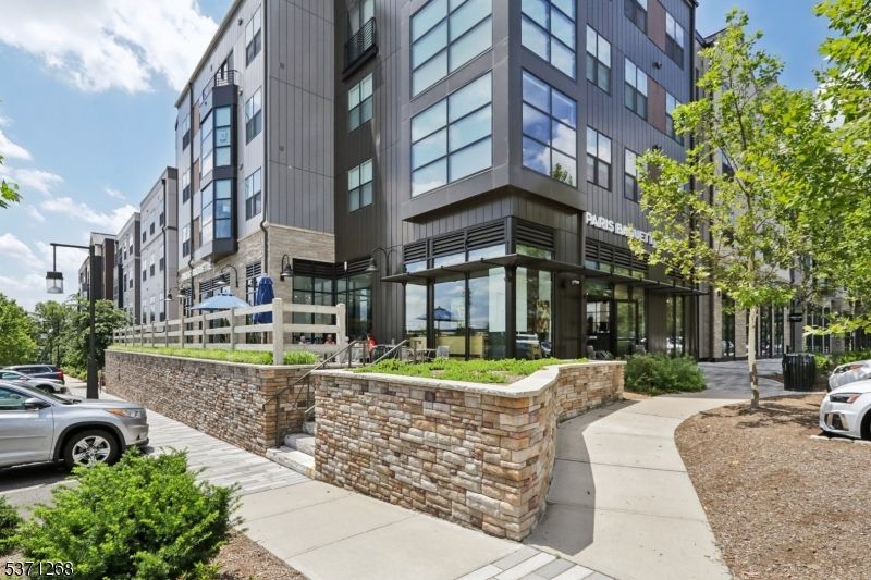 Exterior, Facade, Condo Building