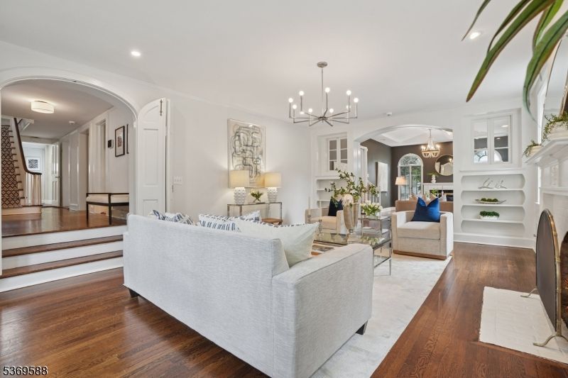 Fireplace, Interior, Living room, Pendant Lights, Recessed Lighting, Wood Texture Flooring