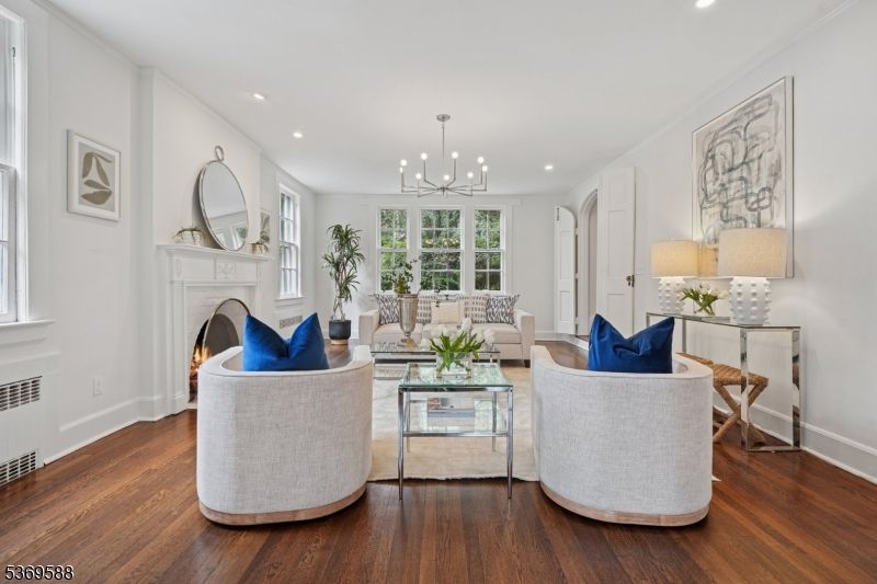 Fireplace, Interior, Living room, Pendant Lights, Recessed Lighting, Wood Texture Flooring