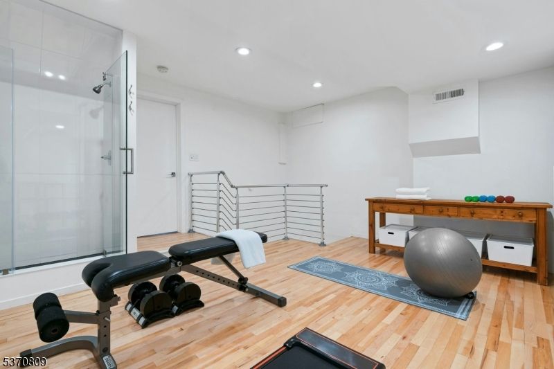 Fitness Equipment, Interior, Recessed Lighting, Wood Texture Flooring