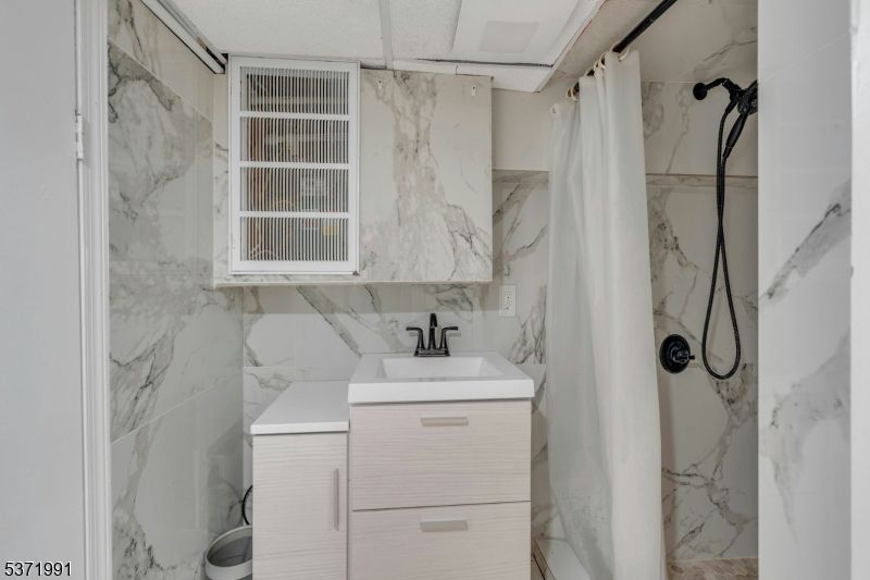 Bathroom, Interior, Marble Walls