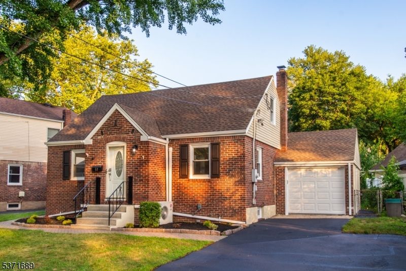 Attached, Exterior, Facade, Brick Facade, Cape Cod