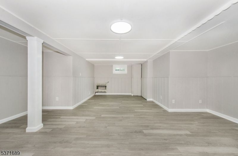 Interior, Pendant Lights, Wood Texture Flooring